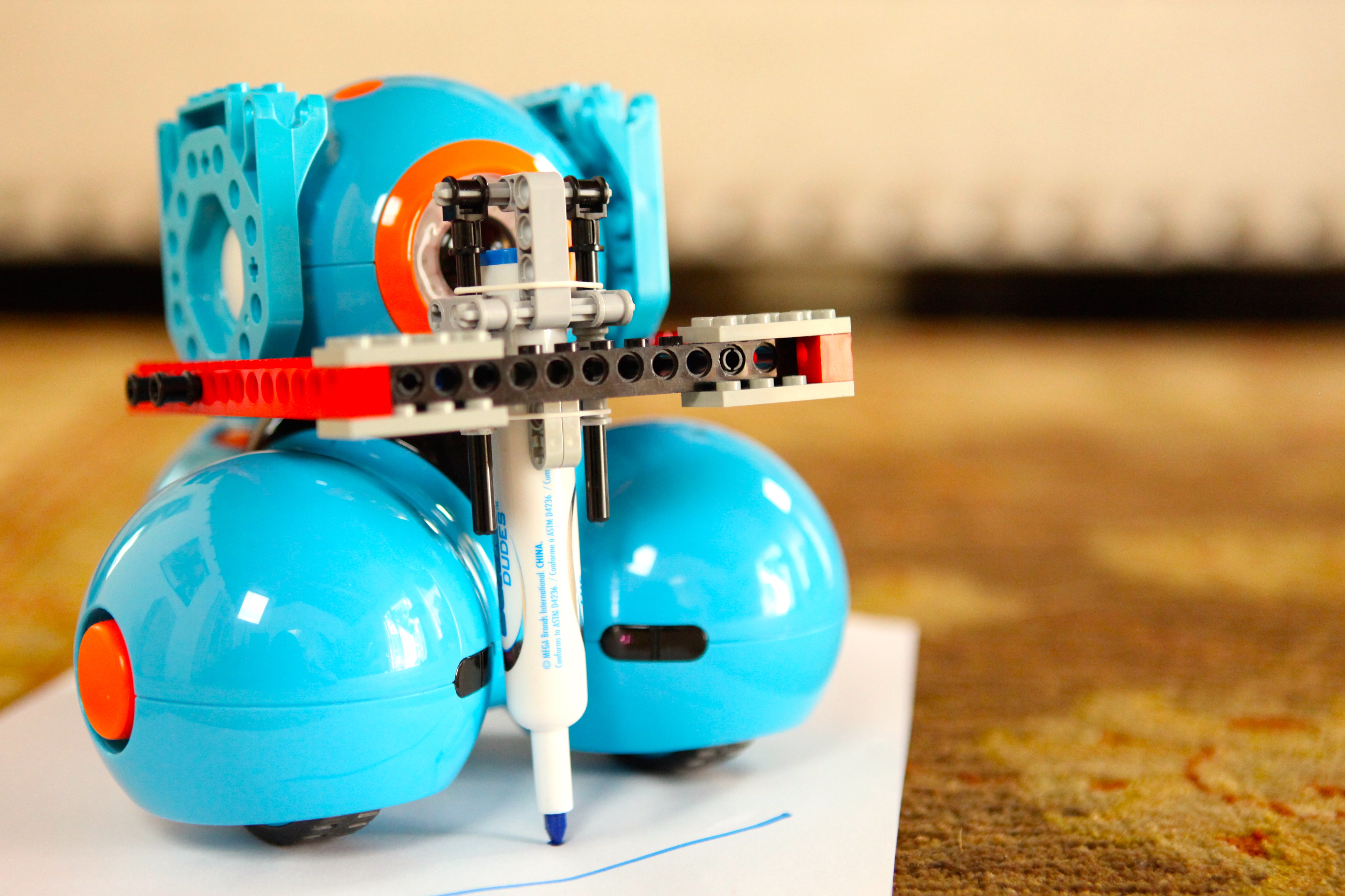 Cue Dash Dot Wonder Workshop spielerisch programmieren